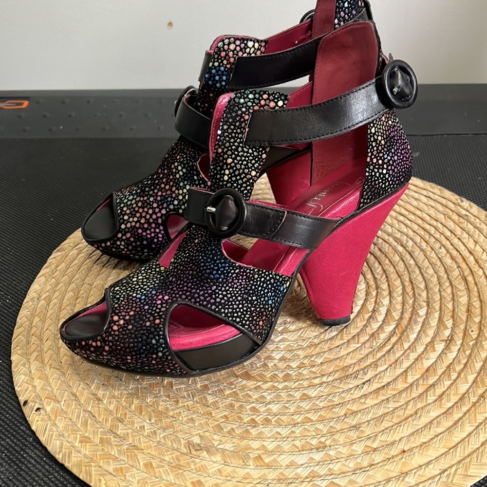 Chanii B Barbie Unique leather Sandals Heel Shoes Size 38